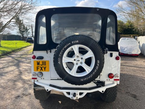 Land Rover Defender 90 TD 11