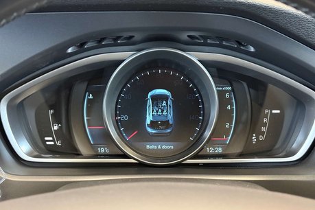 Volvo V40 1.6 T4 SE Lux Nav Hatchback 5dr Petrol Powershift Euro 5 (s/s) (180 ps) 7