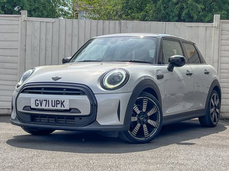 Mini Hatch 1.5 Cooper Exclusive Hatchback 5dr Petrol Steptronic Euro 6 (s/s) (136 ps)