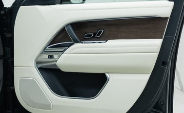 Land Rover Range Rover D350 SE 25