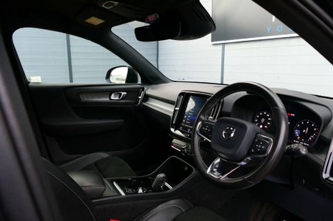 Volvo XC40 2.0 XC40 R-Design T4 AWD Auto 4WD 5dr 23