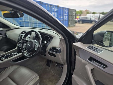 Jaguar F-Pace 2.0 D180 R-Sport SUV 5dr Diesel Auto AWD Euro 6 (s/s) (180 ps) 7