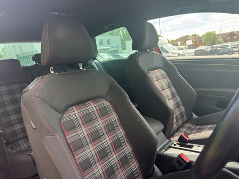 Volkswagen Golf 2.0 TSI GPF GTI Performance Hatchback 3dr Petrol DSG Euro 6 (s/s) (245 ps) 11