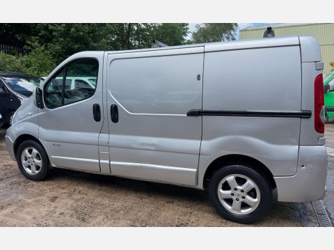 Renault Trafic 2.0 dCi SL27 Sport Panel Van 3dr Diesel Manual L1 H1 (198 g/km, 115 bhp) 11