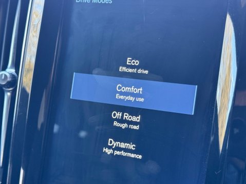 Volvo XC60 2.0 D5 PowerPulse R-Design Auto AWD Euro 6 (s/s) 5dr 23