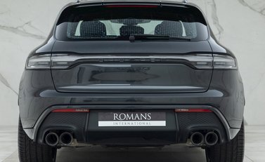 Porsche Macan GTS 5