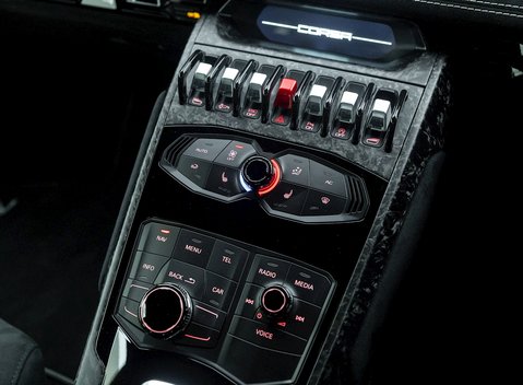 Lamborghini Huracan LP640-4 Performante 15