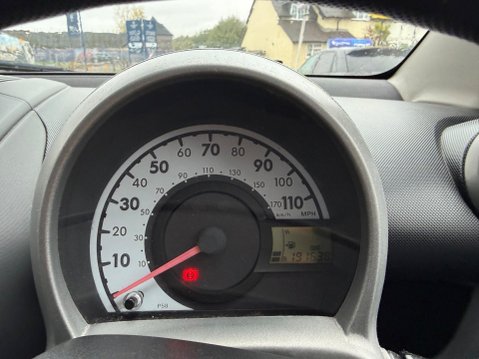 Peugeot 107 1.0 12V Urban Euro 4 5dr 9