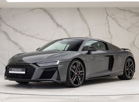 Audi R8 V10 Performance Carbon Black 1