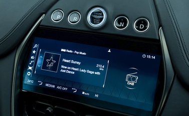 Aston Martin DBX 707 17