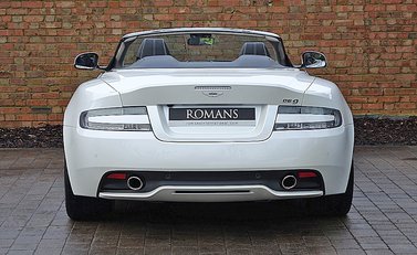 Aston Martin DB9 Volante 11