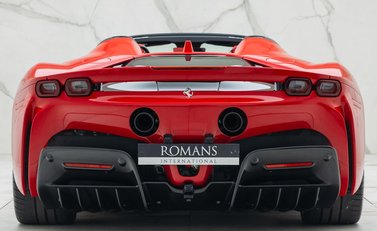 Ferrari SF90 Spider 11