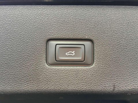 Audi Q8 3.0 TDI V6 50 S line SUV 5dr Diesel Tiptronic quattro Euro 6 (s/s) (286 ps) 37