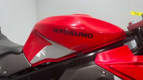Hyosung GT GTR 2016 13K RUNNING PROJECT BIKE VTWIN 15BHP SPORTS 9