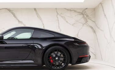 Porsche 911 Carrera S (992) 25