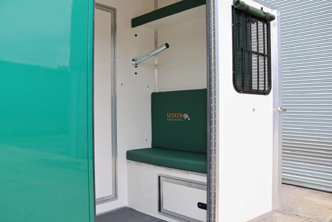 Brand new Pre registered 4.5 TON Seeker Horsebox delivery miles with aluminium stallion partitions  15