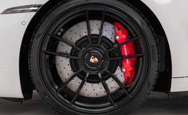 Porsche 911 CARRERA GTS (992) 21
