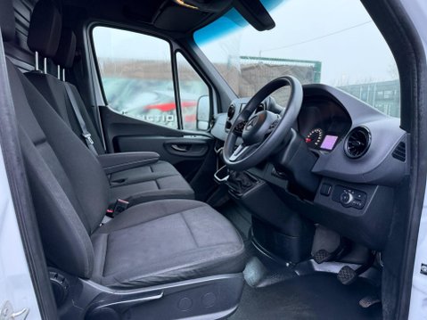 Mercedes-Benz Sprinter 2.0 315 CDI Progressive RWD L3 H2 Euro 6 (s/s) 5dr 9