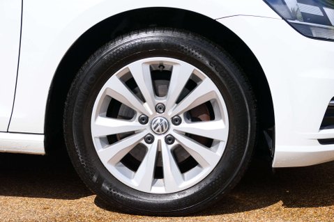 Volkswagen Golf 1.4 Golf SE Nav TSi BlueMotion Technology 5dr 12