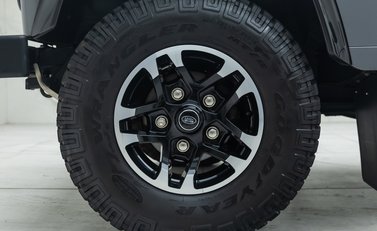 Land Rover Defender 90 ADVENTURE 26