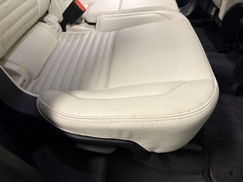 Land Rover Discovery Sport HSE MHEV 32