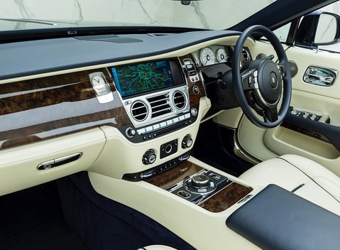 Rolls-Royce Dawn 17