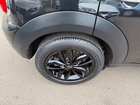 Mini Countryman 2.0 Cooper D Auto Euro 5 5dr 29