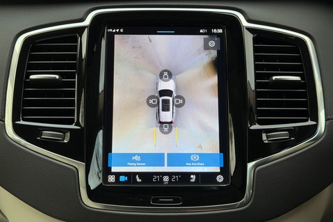 Volvo XC90 RECHARGE T8 ULTIMATE AWD - BLOND LEATHER - VAT QUALIFYING 44