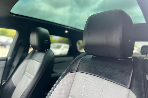 Land Rover Range Rover Evoque FIRST EDITION MHEV AUTO PAN ROOF 28