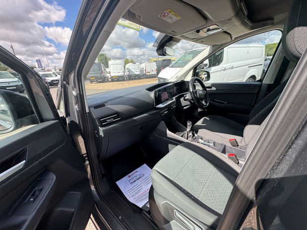 Ford Transit Connect SWB L1H1 Low Roof Limited Air Con Alloys Sensors Cam EURO 6 NO VAT 12