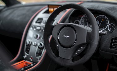 Aston Martin V12 Vantage AMR 11