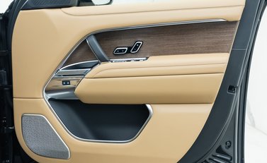 Land Rover Range Rover P400 AUTOBIOGRAPHY LWB 29