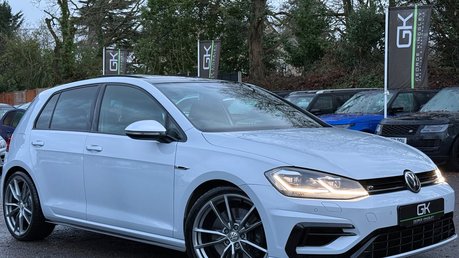 Volkswagen Golf R TSI 4MOTION DSG -LEATHER -CAMERA-PRETORIAS -PAN ROOF -WHITE/SILVER -GHOST 
