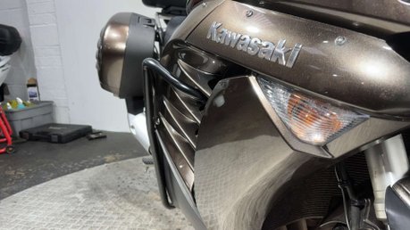 Kawasaki GTR 1400 2011 ONLY 12K FULL LUGGAGE VERY CLEAN 1400CC TOURER BIKE 32