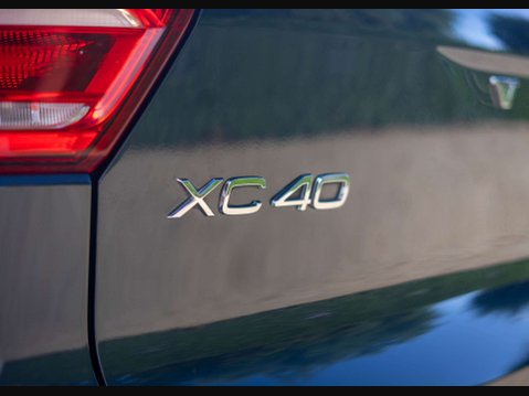 Volvo XC40 2.0 XC40 R-Design B4 MHEV AWD Auto 4WD 5dr 17