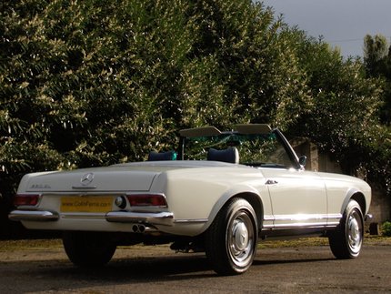 Mercedes-Benz W113 230SL 23