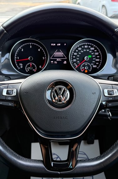 Volkswagen Golf MATCH TDI DSG - VAT Q - APPLE CAR PLAY -ADAPTIVE CRUISE -ROOFBARS 