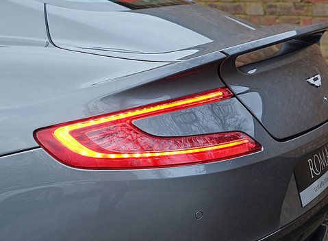 Aston Martin Vanquish 11