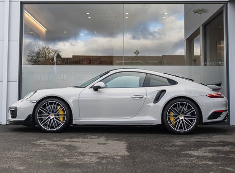 Porsche 911 Turbo S (991.2) 3