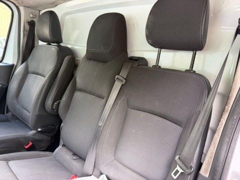 Renault Trafic 1.6 dCi ENERGY 27 Sport Nav Panel Van 5dr Diesel Manual SWB Standard Roof E 36