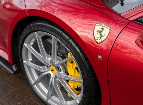 Ferrari 488 Pista 29