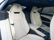 Lamborghini Urus V8 12