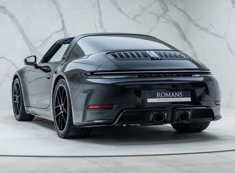 Porsche 911 Targa 4 GTS (992.2) 13