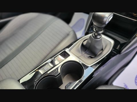 Peugeot 208 PURETECH ALLURE S/S 15