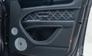 Bentley Bentayga V8 First Edition 30