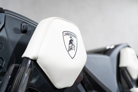 Lamborghini Huracan LP 640-2 EVO SPYDER. NOW SOLD. SIMILAR REQUIRED. PLEASE CALL 01903 254800. 27