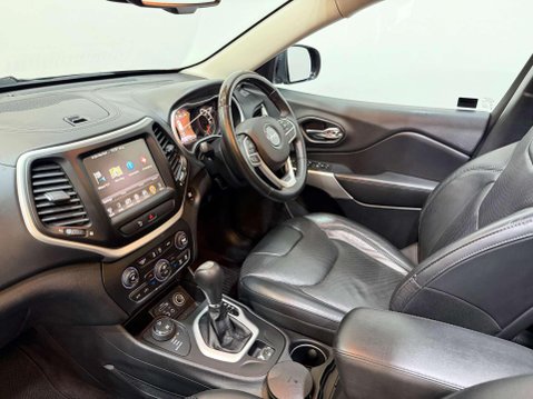 Jeep Cherokee 2.2 MultiJetII Overland SUV 5dr Diesel Auto 4WD Euro 6 (s/s) (200 ps) 21