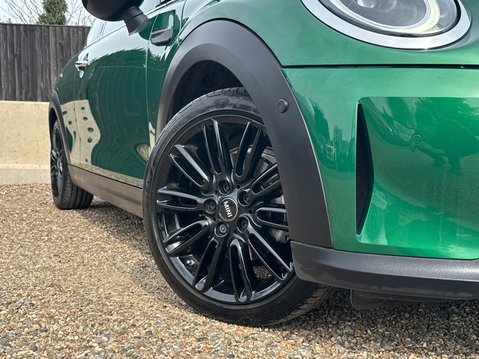 Mini Hatch COOPER EXCLUSIVE 16