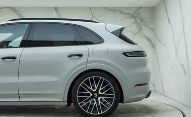 Porsche Cayenne TURBO E-HYBRID 42