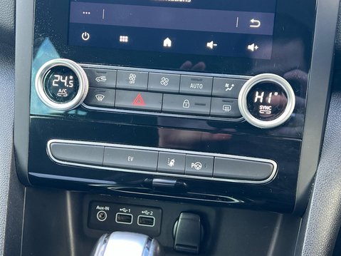 Renault Megane ICONIC E-TECH 30